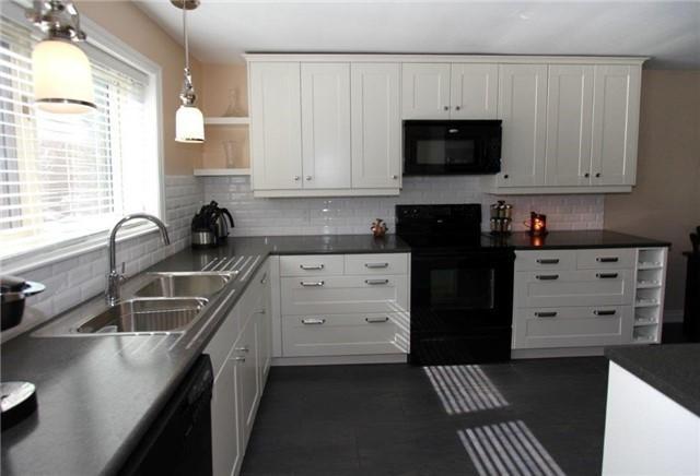 104 Hillcrest Dr, House detached with 3 bedrooms, 2 bathrooms and 3 parking in Whitby ON | Image 3