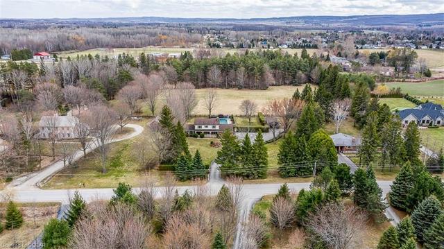 7449 Nottawa Sideroad E, House detached with 4 bedrooms, 2 bathrooms and null parking in Clearview ON | Image 2