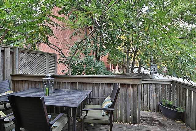 230 Shuter St, House semidetached with 3 bedrooms, 2 bathrooms and 2 parking in Toronto ON | Image 19