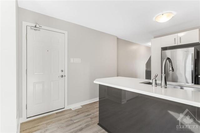 124 Bluestone Private, House attached with 2 bedrooms, 3 bathrooms and 1 parking in Ottawa ON | Image 5