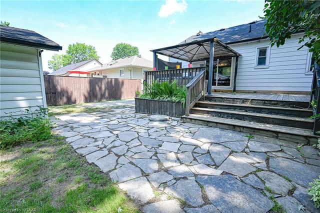 1351 Kostis Avenue, House detached with 2 bedrooms, 1 bathrooms and 9 parking in London ON | Image 3