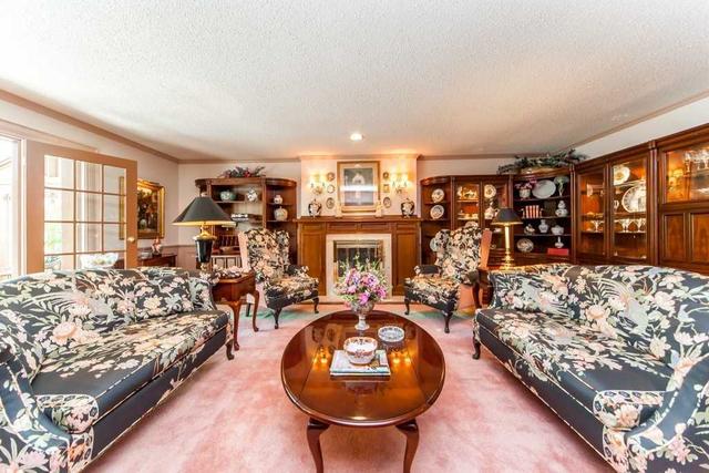1146 Surrey Crt, House detached with 4 bedrooms, 5 bathrooms and 6 parking in Mississauga ON | Image 29