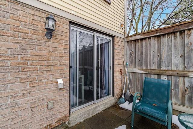 51 Mcmullen Cres, Townhouse with 3 bedrooms, 2 bathrooms and 2 parking in Brampton ON | Image 13