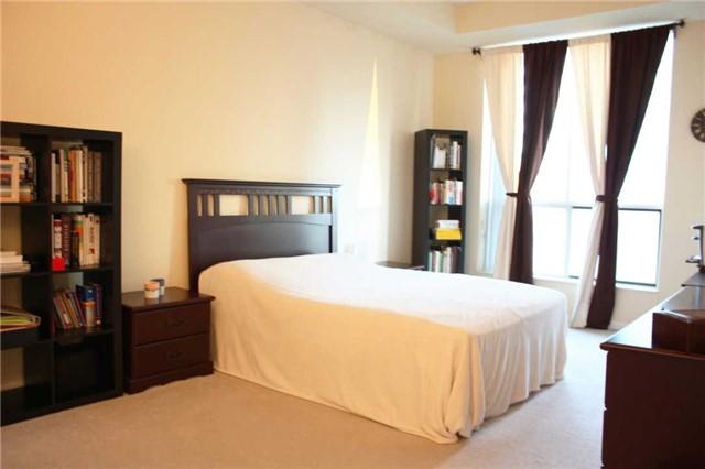 uph 17 - 23 Lorraine Dr, Condo with 2 bedrooms, 3 bathrooms and 2 parking in Toronto ON | Image 15