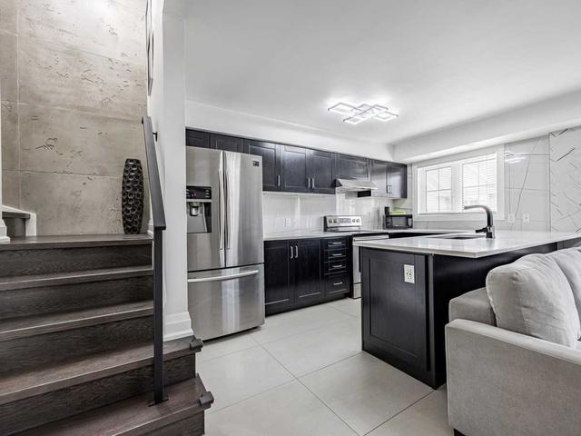 113 - 2441 Greenwich Dr, Townhouse with 2 bedrooms, 2 bathrooms and 1 parking in Oakville ON | Image 2