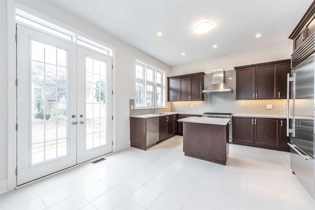 67 Menotti Dr, House detached with 4 bedrooms, 4 bathrooms and 2 parking in Richmond Hill ON | Image 6