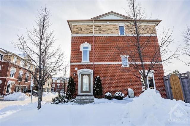 201 Accolade Private, Townhouse with 3 bedrooms, 3 bathrooms and 2 parking in Ottawa ON | Image 3