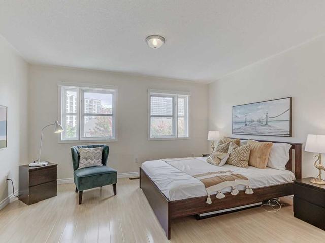 8941 Yonge St, House attached with 3 bedrooms, 3 bathrooms and 2 parking in Richmond Hill ON | Image 17