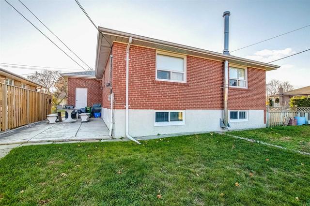 17 Arcade Dr, House detached with 3 bedrooms, 2 bathrooms and 3 parking in Toronto ON | Image 32