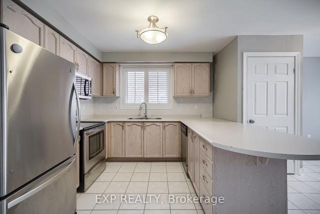 22 Parnell Cres, House detached with 2 bedrooms, 1 bathrooms and 3 parking in Whitby ON | Image 3