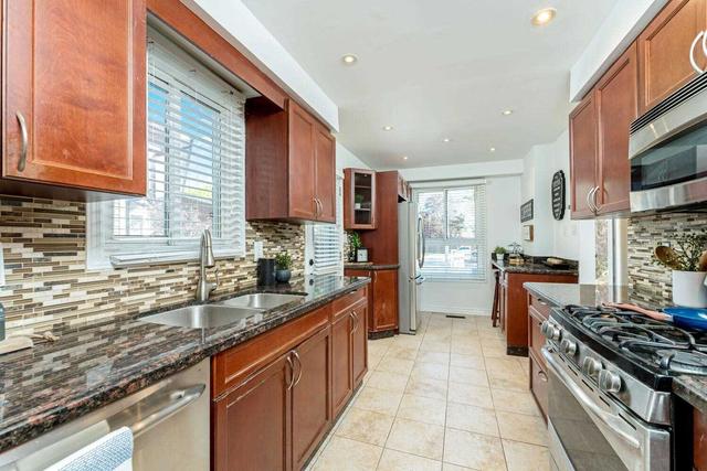 6983 Cadiz Cres, House semidetached with 3 bedrooms, 3 bathrooms and 4 parking in Mississauga ON | Image 4