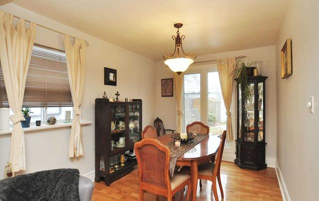 25 Neilson Ave, House detached with 2 bedrooms, 2 bathrooms and 3 parking in Toronto ON | Image 11