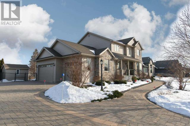 2124 Mahogany Way, House detached with 4 bedrooms, 3 bathrooms and null parking in Thunder Bay ON | Image 2
