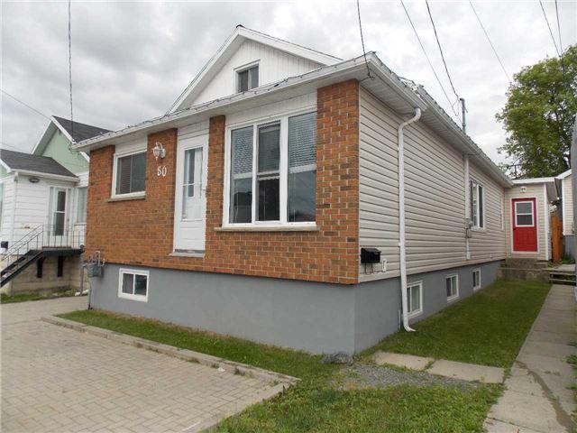 80 Elm St N, House detached with 2 bedrooms, 1 bathrooms and 2 parking in Timmins ON | Image 1