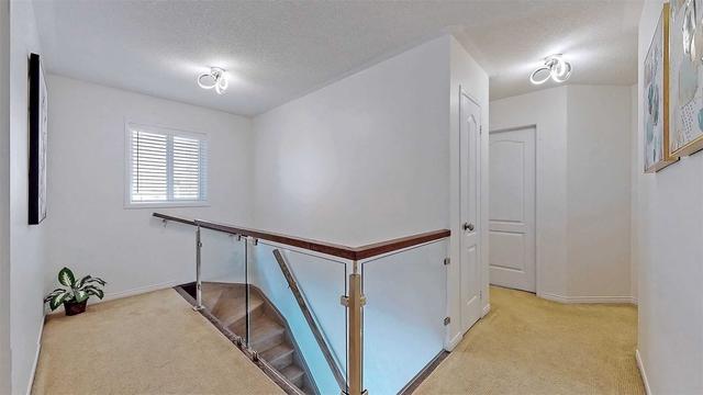 3809 Barley Tr, House detached with 4 bedrooms, 4 bathrooms and 4 parking in Mississauga ON | Image 2