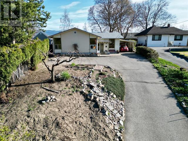 1701 Highland Drive, House detached with 4 bedrooms, 2 bathrooms and 4 parking in Kelowna BC | Image 56
