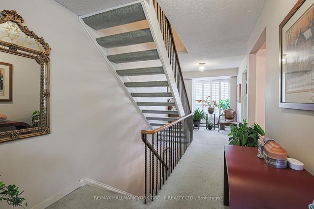 19 Edgar Woods Rd, Townhouse with 3 bedrooms, 3 bathrooms and 2 parking in Toronto ON | Image 12