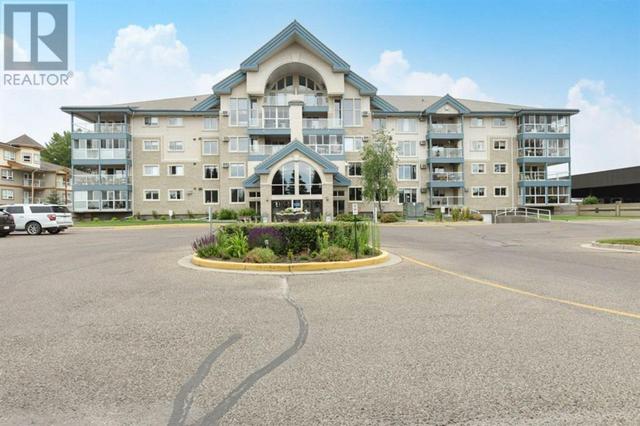 118, - 1535 Southview Drive Se, Condo with 2 bedrooms, 2 bathrooms and 1 parking in Medicine Hat AB | Image 1