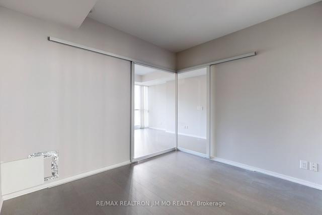 1002 - 70 Temperance St, Condo with 1 bedrooms, 1 bathrooms and 0 parking in Toronto ON | Image 6