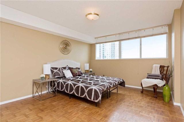 1806 - 3700 Kaneff Cres, Condo with 1 bedrooms, 1 bathrooms and null parking in Mississauga ON | Image 16