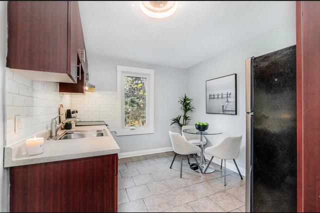 b - 360 Coxwell Ave, House detached with 1 bedrooms, 1 bathrooms and 0 parking in Toronto ON | Image 8