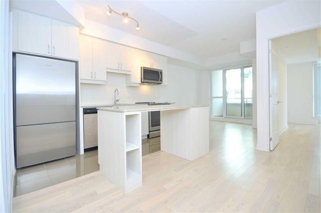 Se #609 - 9199 Yonge St, Condo with 2 bedrooms, 2 bathrooms and 1 parking in Richmond Hill ON | Image 3