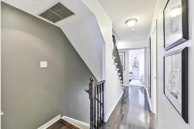 233 - 21 Ruttan St, Townhouse with 3 bedrooms, 2 bathrooms and 1 parking in Toronto ON | Image 7