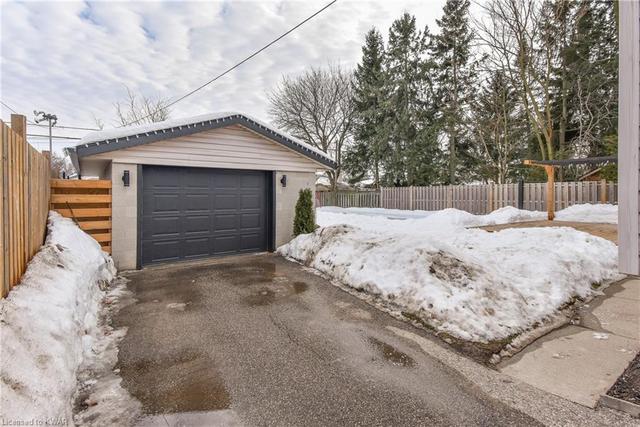 87 Monterey Crescent, House detached with 3 bedrooms, 2 bathrooms and 5 parking in Kitchener ON | Image 37