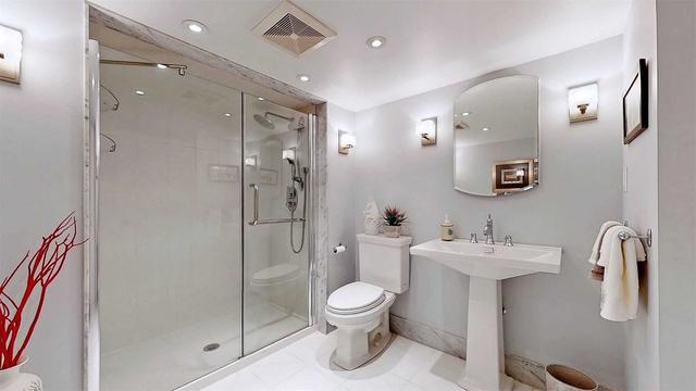 252 Yonge Blvd, House detached with 4 bedrooms, 4 bathrooms and 4 parking in Toronto ON | Image 27