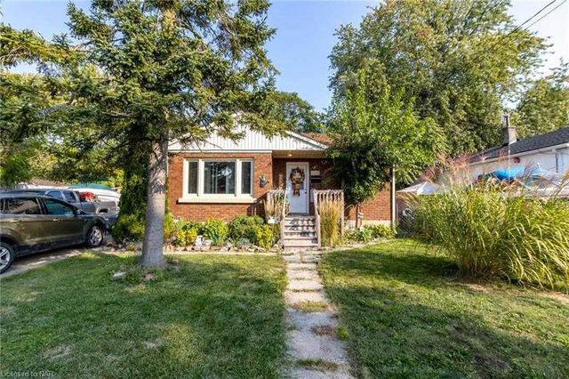 6519 Culp St, House detached with 2 bedrooms, 2 bathrooms and 9 parking in Niagara Falls ON | Image 1