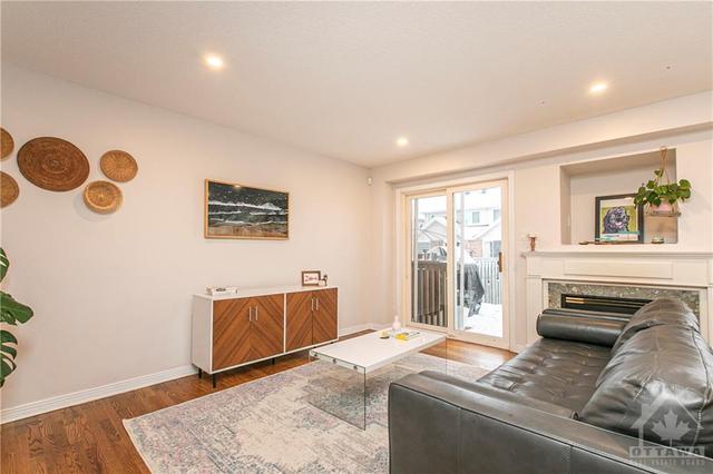 4431 Wildmint Square, Townhouse with 3 bedrooms, 3 bathrooms and 4 parking in Ottawa ON | Image 6