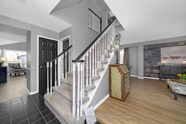 10 Standish St, House detached with 3 bedrooms, 4 bathrooms and 3 parking in Halton Hills ON | Image 17