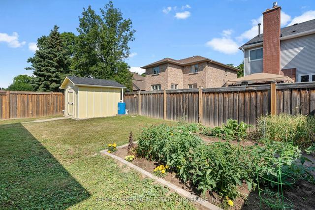 28 Blackfriar Lane S, House detached with 2 bedrooms, 2 bathrooms and 3 parking in Brantford ON | Image 32