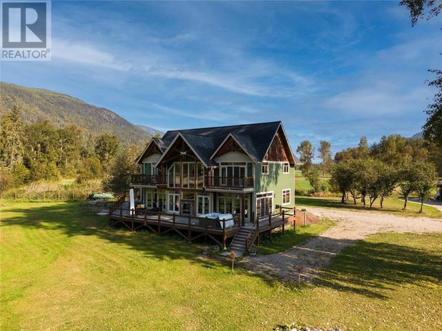 2388 Lawrence Road, House detached with 3 bedrooms, 2 bathrooms and 20 parking in North Okanagan D BC | Image 5