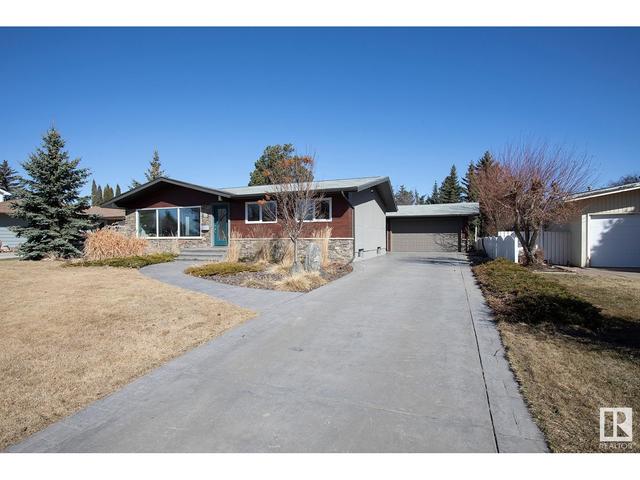 6604 108 Av Nw, House detached with 4 bedrooms, 2 bathrooms and null parking in Edmonton AB | Image 2