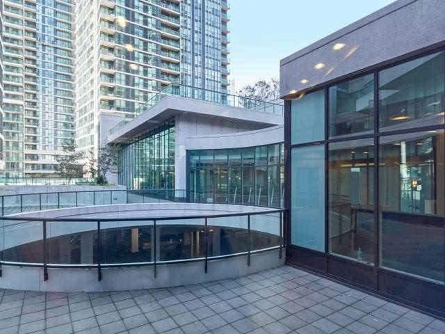 1002 - 16 Yonge St, Condo with 2 bedrooms, 2 bathrooms and 1 parking in Toronto ON | Image 16
