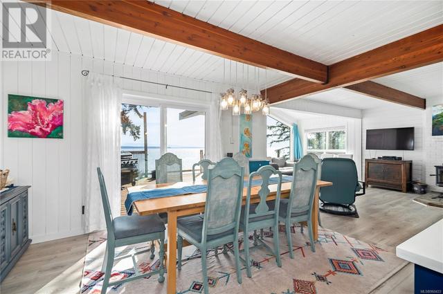 dining room facing the ocean | Image 8