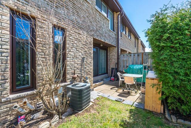 63 - 2605 Woodchester Dr, Townhouse with 3 bedrooms, 3 bathrooms and 2 parking in Mississauga ON | Image 11