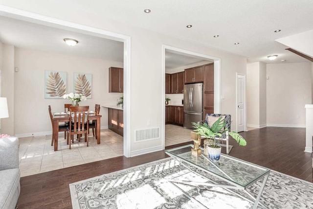 19 Fann Dr, House detached with 3 bedrooms, 3 bathrooms and 3 parking in Brampton ON | Image 25