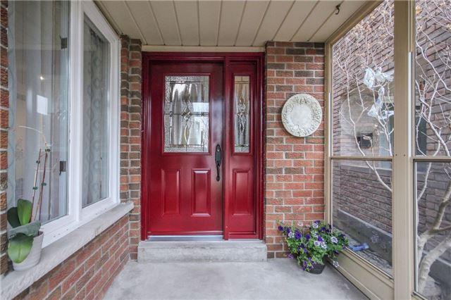 1001 Lucerne Cres, House attached with 3 bedrooms, 2 bathrooms and 2 parking in Mississauga ON | Image 4