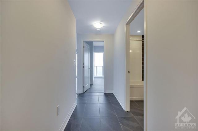 3304 - 805 Carling Avenue, Condo with 2 bedrooms, 2 bathrooms and 1 parking in Ottawa ON | Image 3