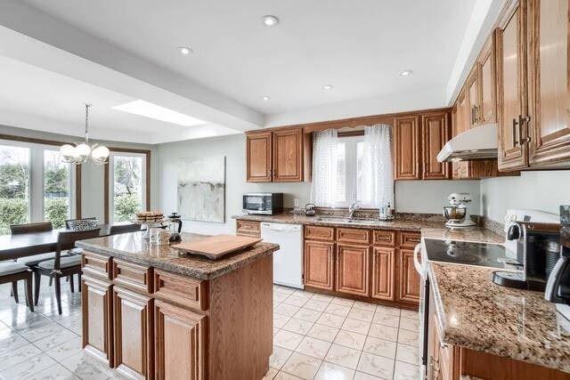 1587 Thompson St, House detached with 4 bedrooms, 4 bathrooms and 10 parking in Mississauga ON | Image 35
