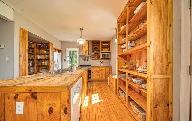 88 Yelverton Rd, House detached with 3 bedrooms, 2 bathrooms and 22 parking in Kawartha Lakes ON | Image 5