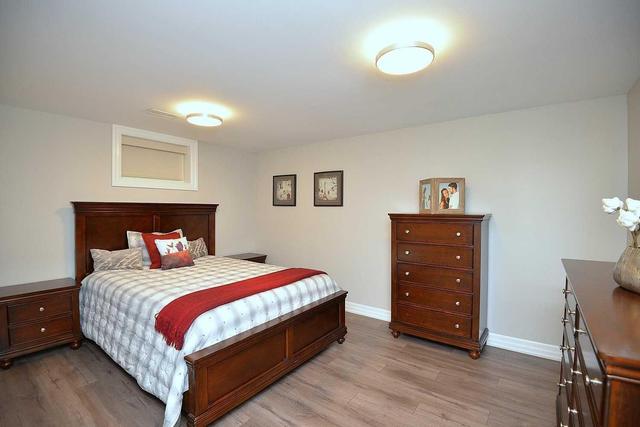 873 Eagle Dr, House detached with 4 bedrooms, 3 bathrooms and 6 parking in Burlington ON | Image 10