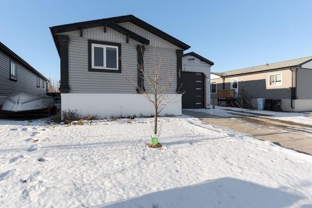 365 Mckinlay Crescent, House detached with 3 bedrooms, 2 bathrooms and 2 parking in Wood Buffalo AB | Image 3