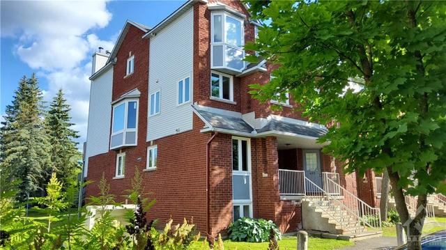 406 Briston Private, House attached with 2 bedrooms, 2 bathrooms and 1 parking in Ottawa ON | Card Image