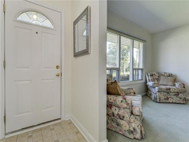79 Shandon Dr, House detached with 3 bedrooms, 2 bathrooms and 3 parking in Toronto ON | Image 3