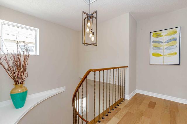 3067 Valcourt Cres, House detached with 3 bedrooms, 4 bathrooms and 6 parking in Mississauga ON | Image 8