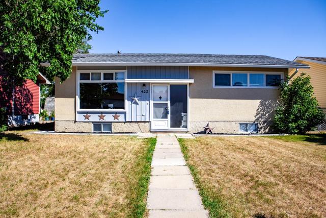 422 11 Street East, House detached with 4 bedrooms, 2 bathrooms and 1 parking in Drumheller AB | Image 1