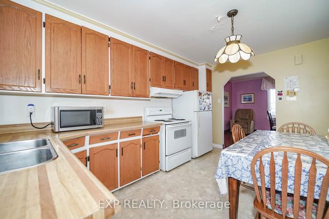12164 Hurontario St, House detached with 3 bedrooms, 2 bathrooms and 8 parking in Brampton ON | Image 5